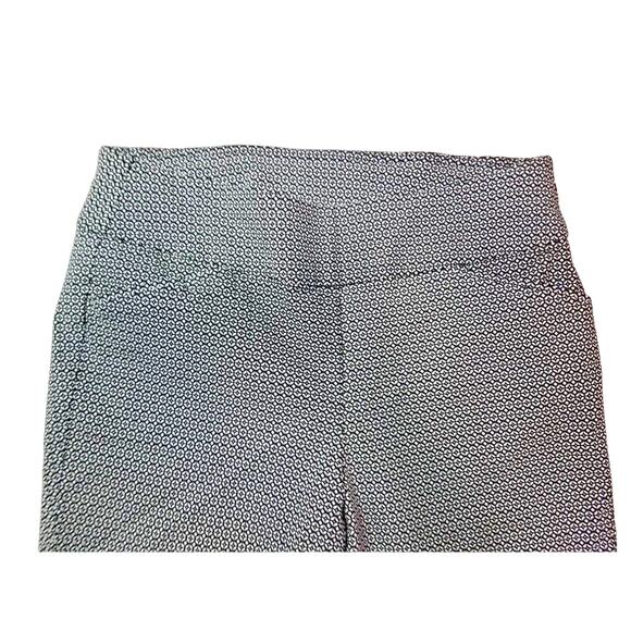 Signature Slimming Christopher Banks Black and White Diamond Design Size 6 - Picture 5 of 8